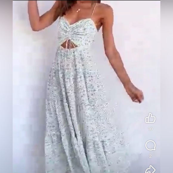 Midi dress 💙🤍🔥 - Picture 3 of 12